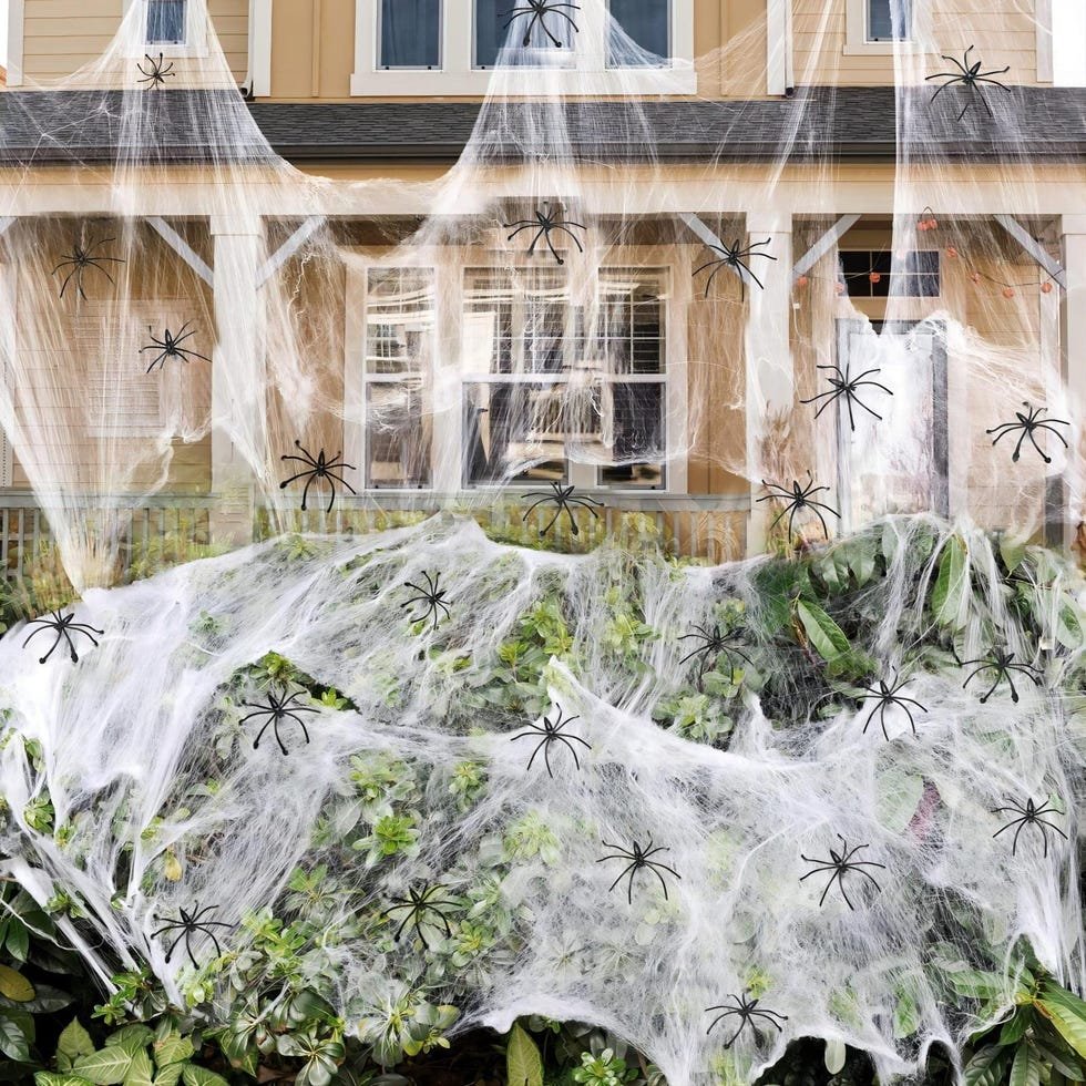 900-Square-Foot Spider Web Halloween Decoration